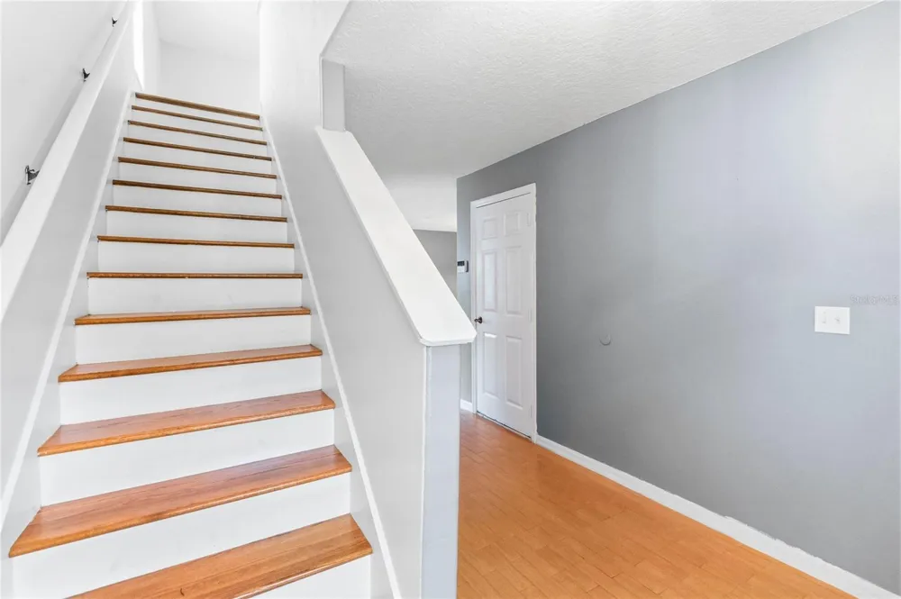 2825 CLIFFE COURT Oviedo, FL 32765