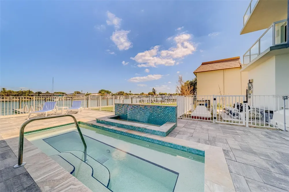 415 ISLAND WAY #311 Clearwater, FL 33767