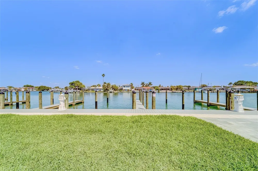 415 ISLAND WAY #311 Clearwater, FL 33767