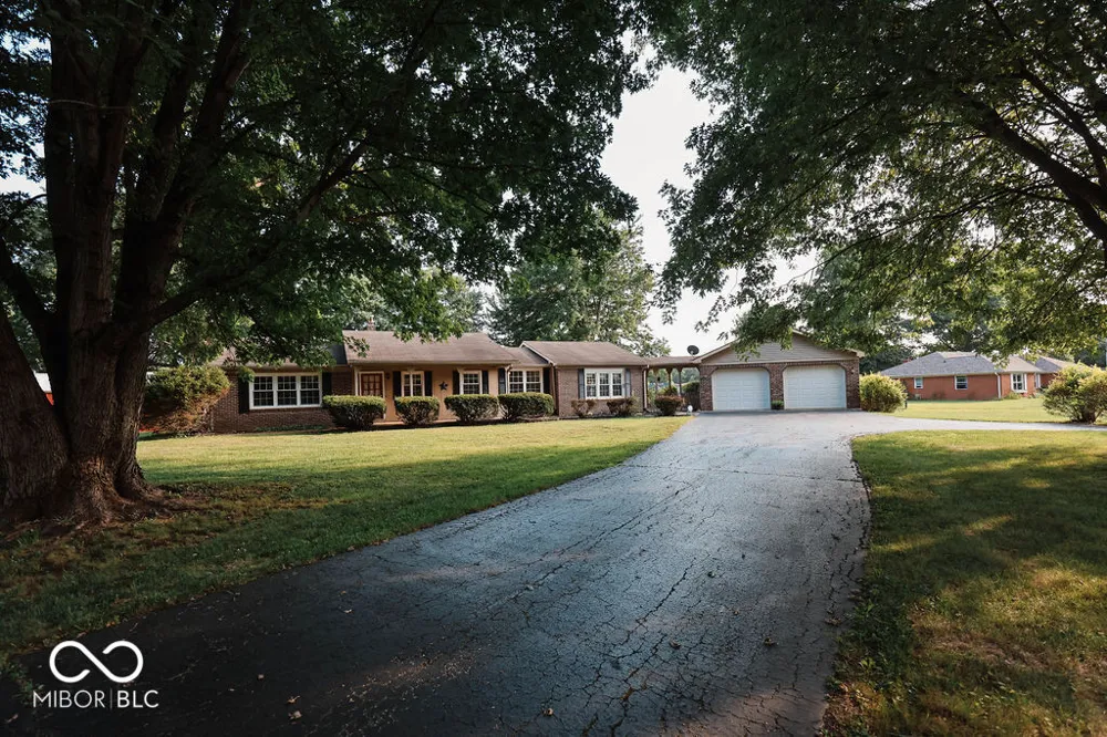 8495 Big Bend Road Martinsville, IN 46151