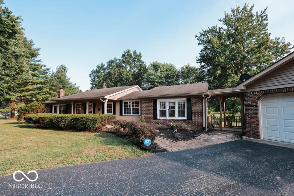 8495 Big Bend Road Martinsville, IN 46151