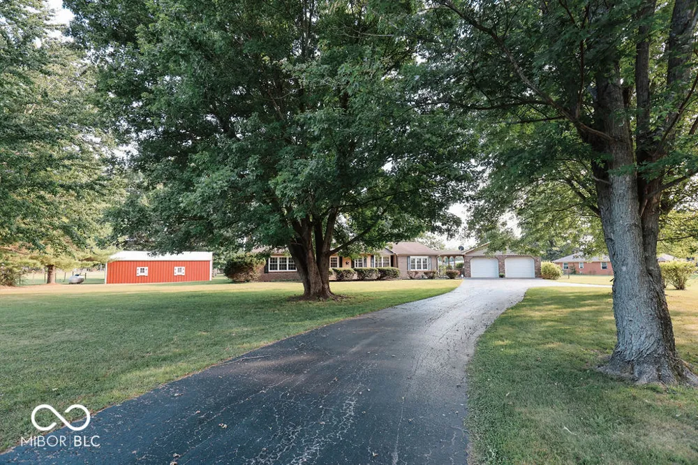 8495 Big Bend Road Martinsville, IN 46151
