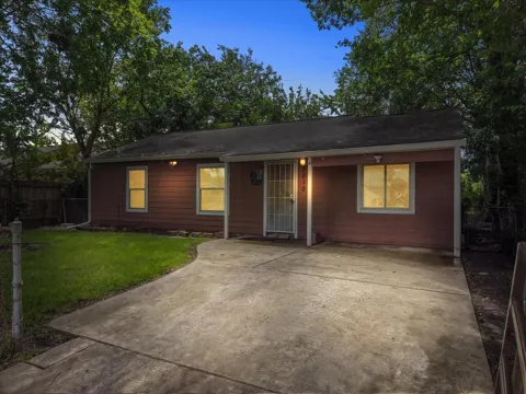 3010 Fern Street