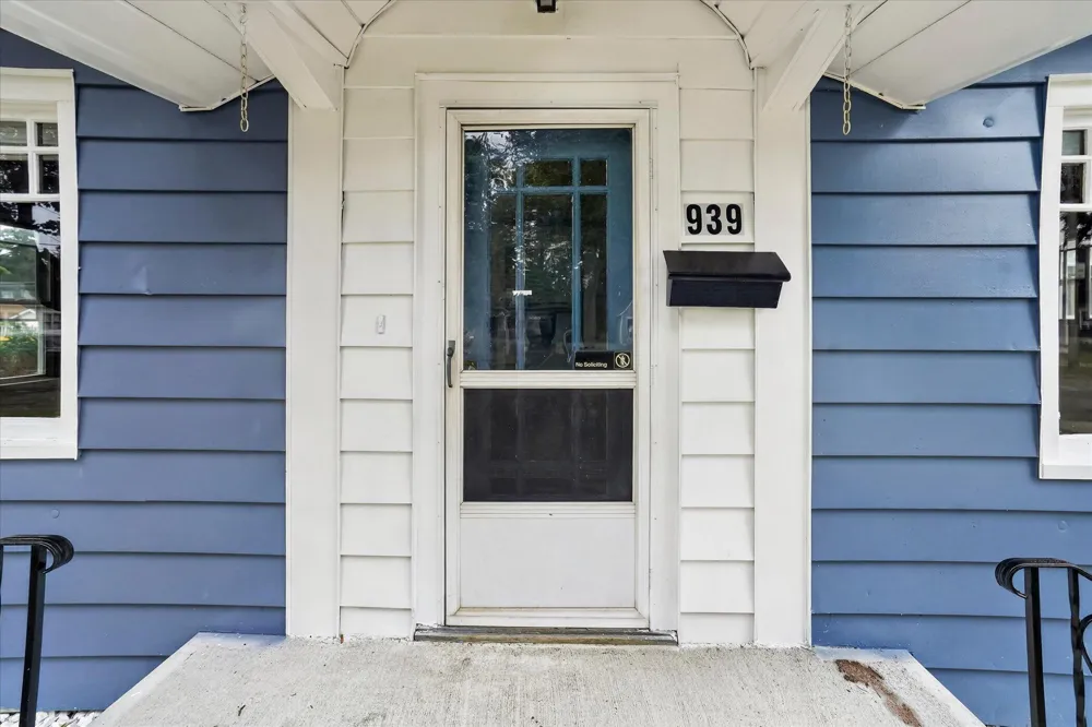 939 Backus Street Jackson, MI 49202