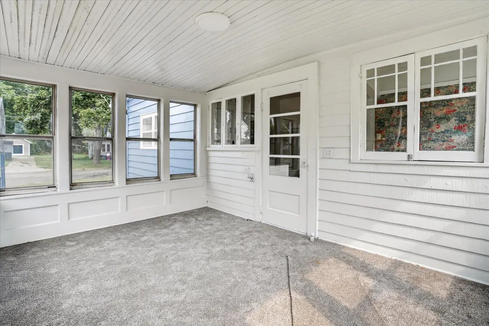 939 Backus Street Jackson, MI 49202