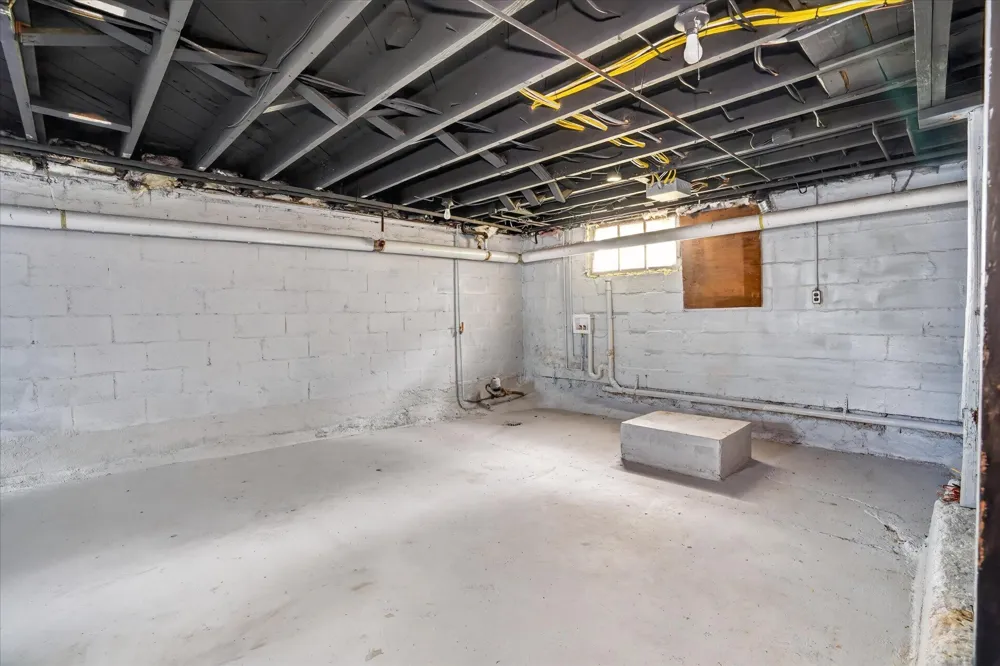 939 Backus Street Jackson, MI 49202