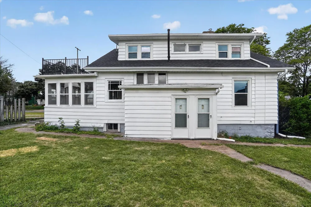 939 Backus Street Jackson, MI 49202