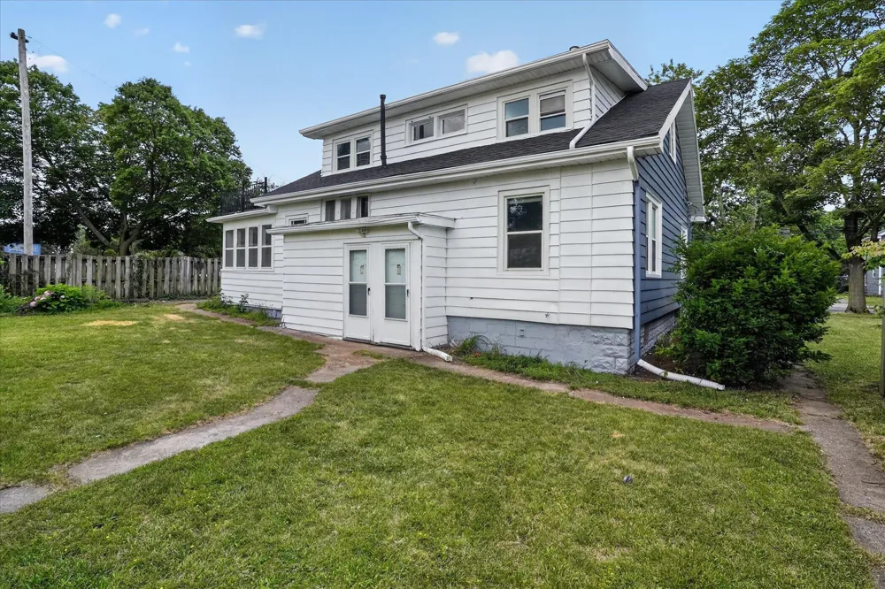 939 Backus Street Jackson, MI 49202