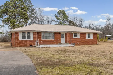 821 Memorial Dr