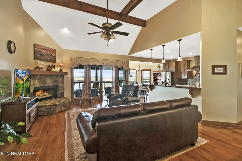 1201 Bridle Trl Spencer, TN 38585
