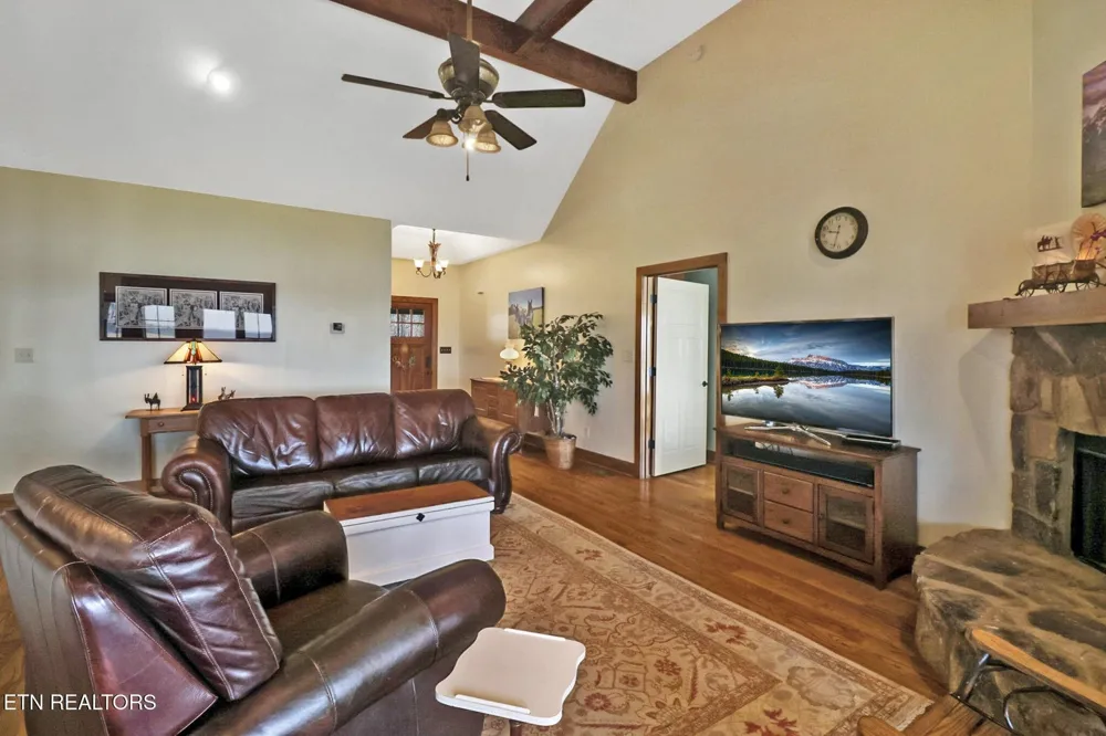 1201 Bridle Trl Spencer, TN 38585