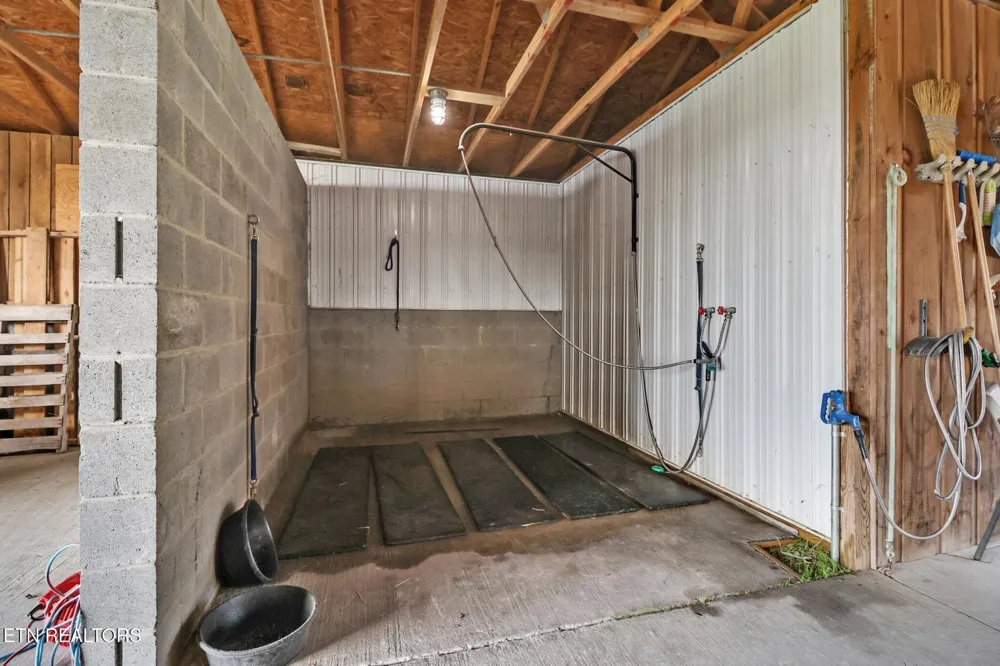 1201 Bridle Trl Spencer, TN 38585