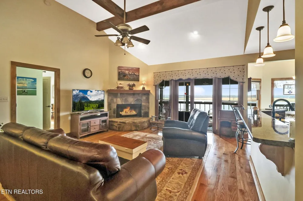 1201 Bridle Trl Spencer, TN 38585