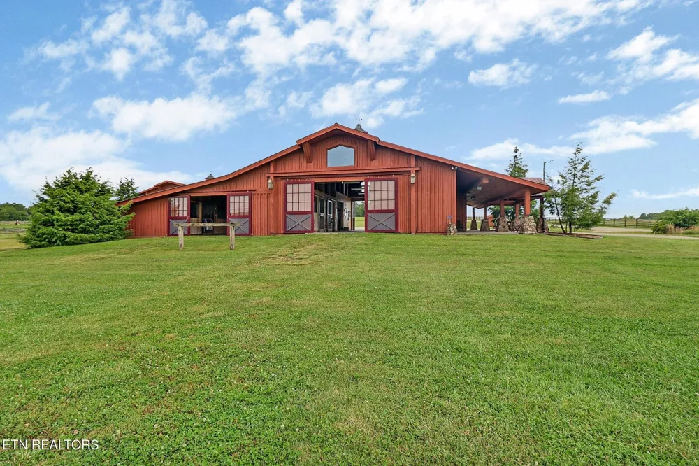 1201 Bridle Trl Spencer, TN 38585