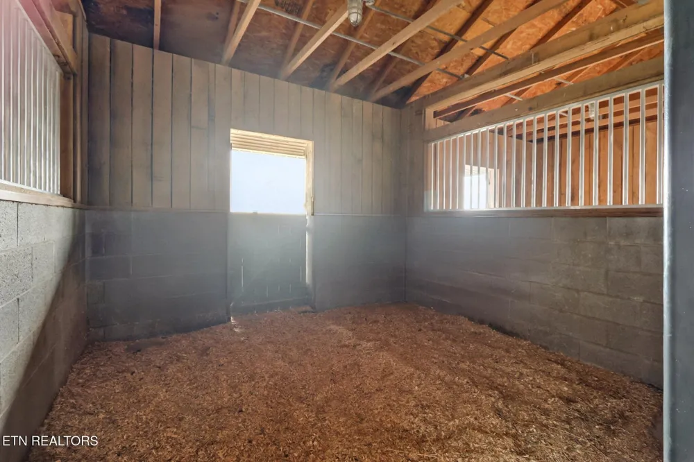 1201 Bridle Trl Spencer, TN 38585