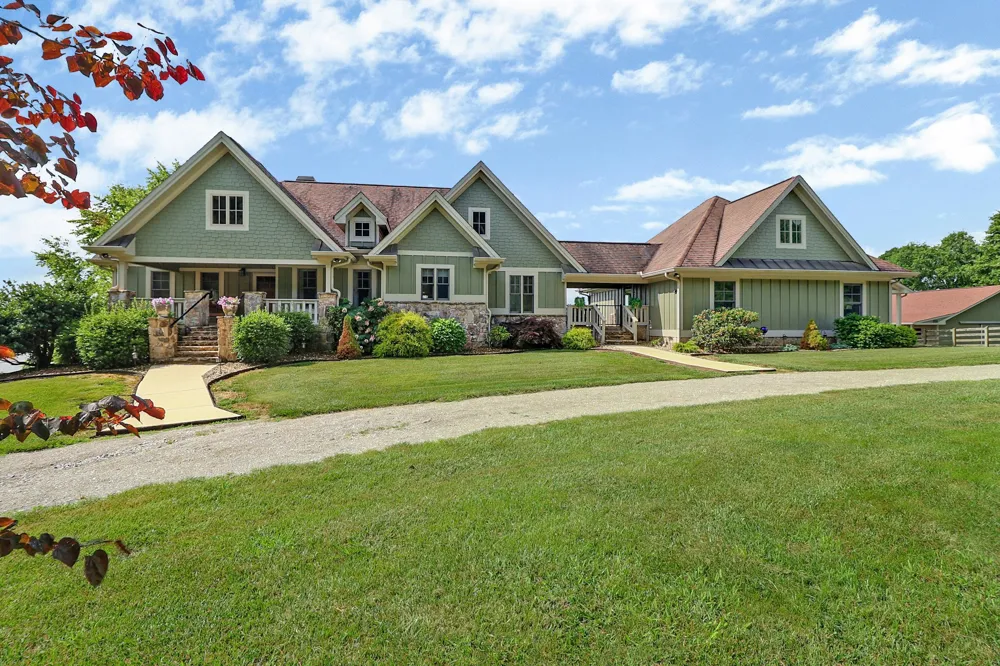 1201 Bridle Trl Spencer, TN 38585