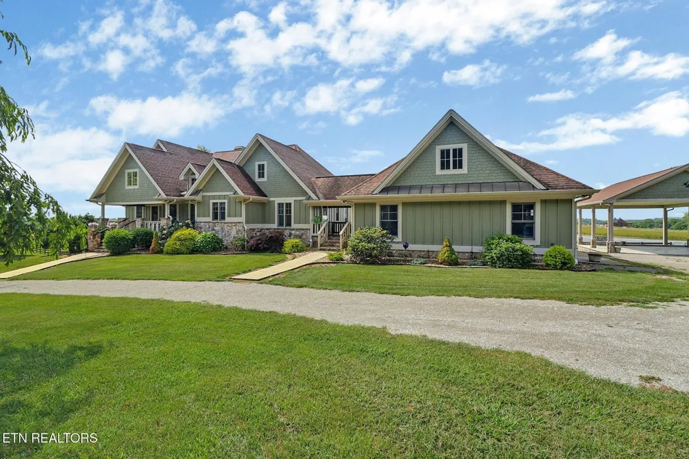 1201 Bridle Trl Spencer, TN 38585