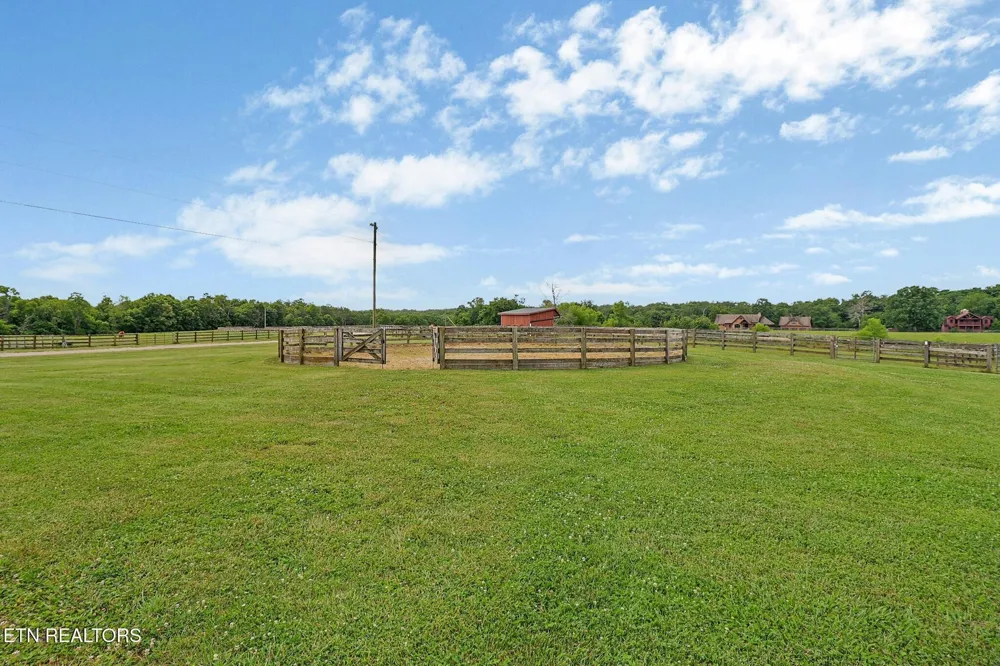 1201 Bridle Trl Spencer, TN 38585