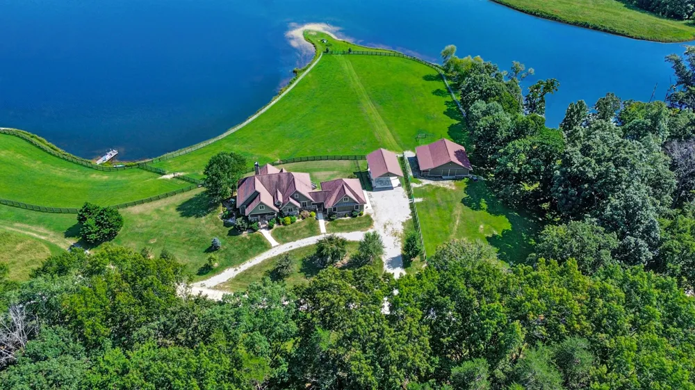 1201 Bridle Trl Spencer, TN 38585