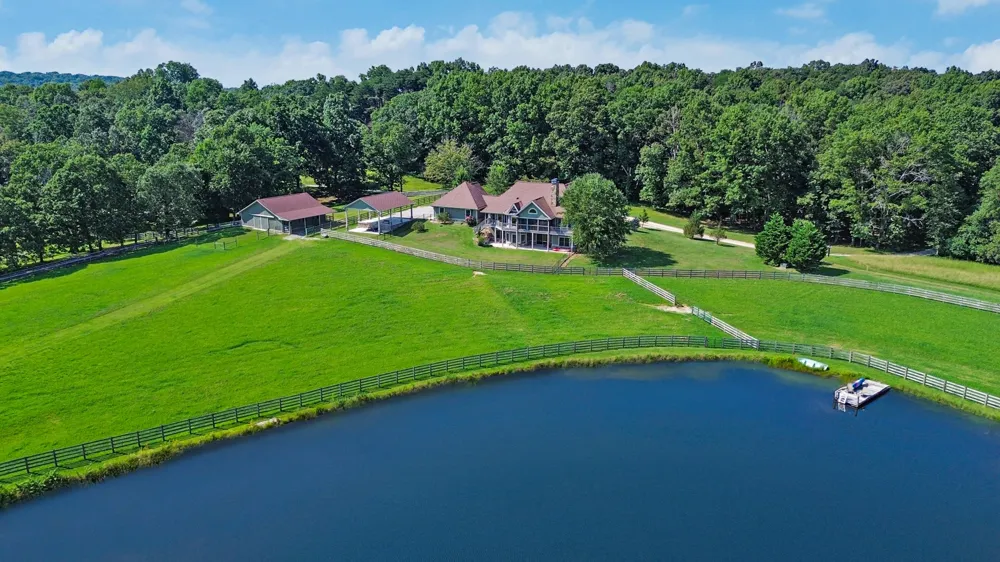 1201 Bridle Trl Spencer, TN 38585