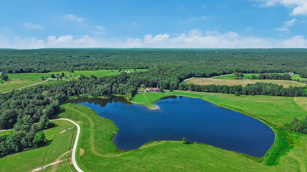 1201 Bridle Trl Spencer, TN 38585