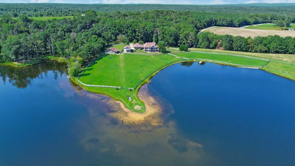 1201 Bridle Trl Spencer, TN 38585