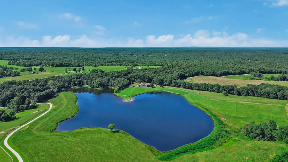 1201 Bridle Trl Spencer, TN 38585
