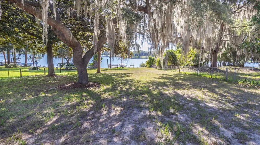8443 LILLY LAKE ROAD Melrose, FL 32666