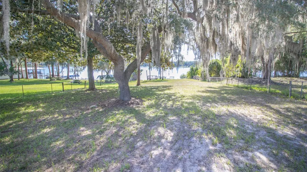 8443 LILLY LAKE ROAD Melrose, FL 32666
