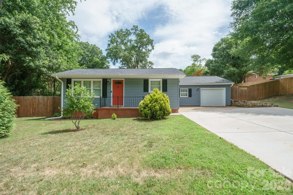 200 Point Circle Belmont, NC 28012
