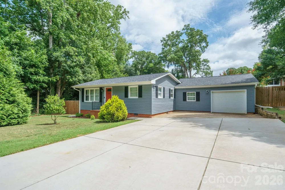 200 Point Circle Belmont, NC 28012