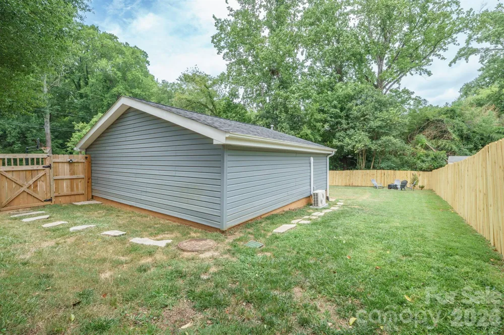 200 Point Circle Belmont, NC 28012