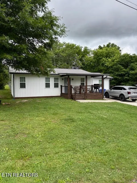 409 Greenwood Circle