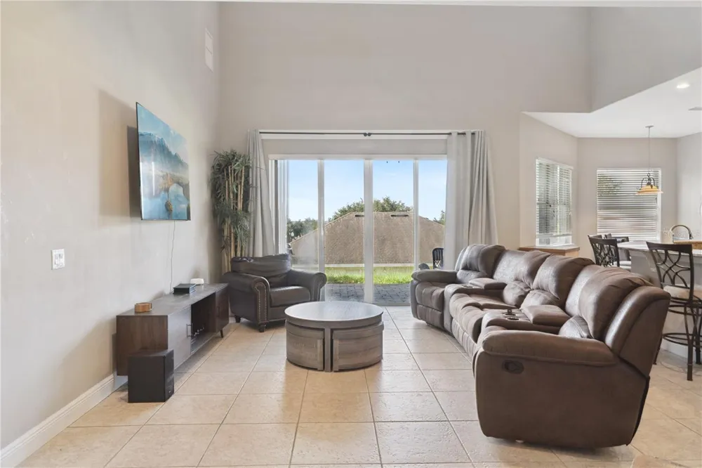 1727 SOUTHERN OAK LOOP Minneola, FL 34715