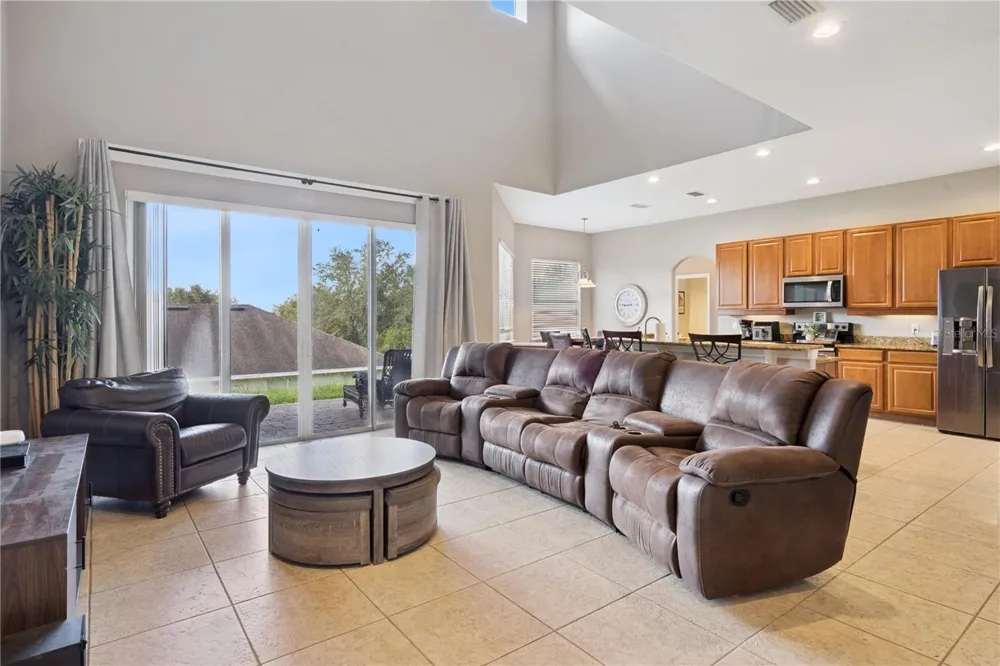 1727 SOUTHERN OAK LOOP Minneola, FL 34715