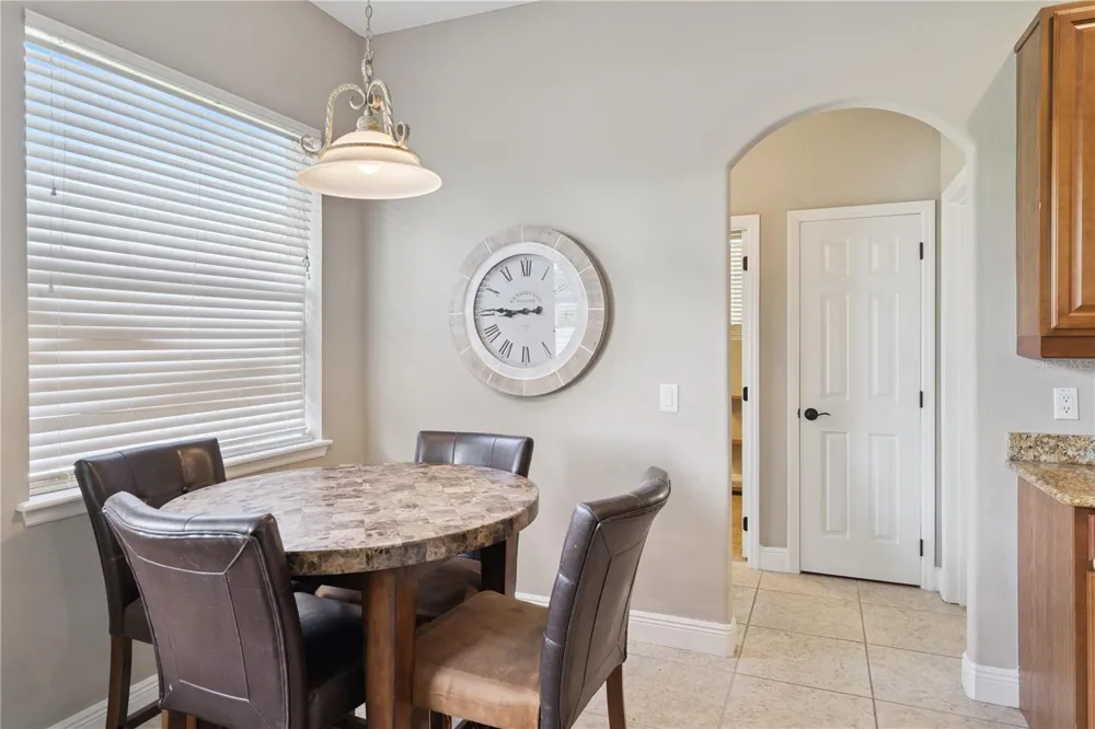 1727 SOUTHERN OAK LOOP Minneola, FL 34715