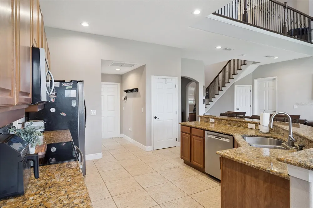 1727 SOUTHERN OAK LOOP Minneola, FL 34715