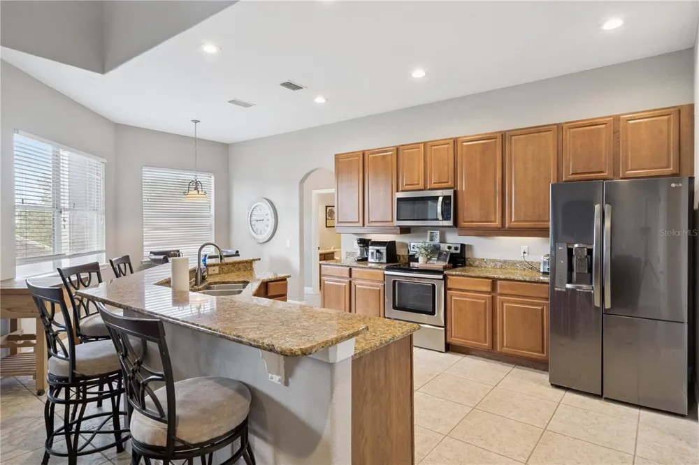 1727 SOUTHERN OAK LOOP Minneola, FL 34715