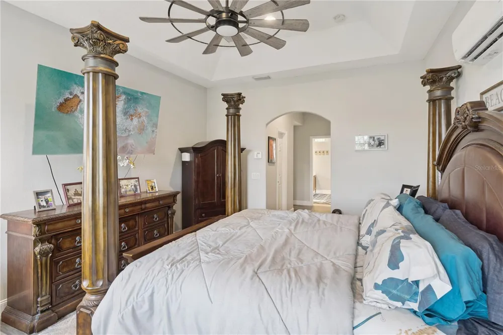 1727 SOUTHERN OAK LOOP Minneola, FL 34715
