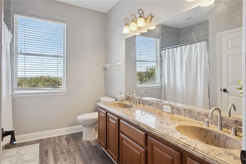 1727 SOUTHERN OAK LOOP Minneola, FL 34715