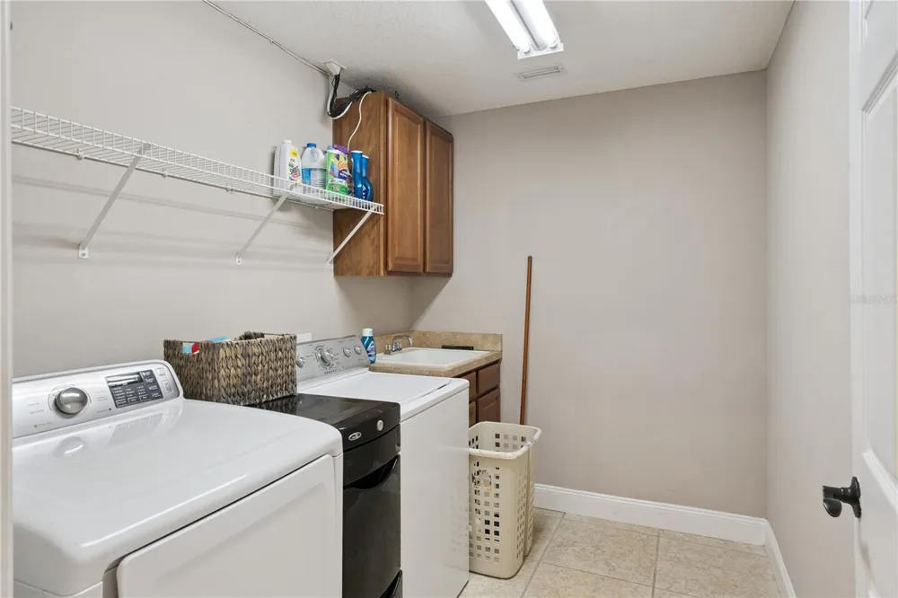 1727 SOUTHERN OAK LOOP Minneola, FL 34715