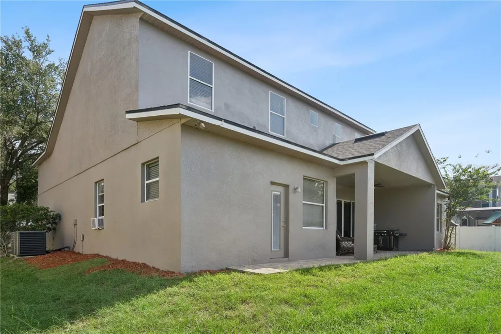 1727 SOUTHERN OAK LOOP Minneola, FL 34715