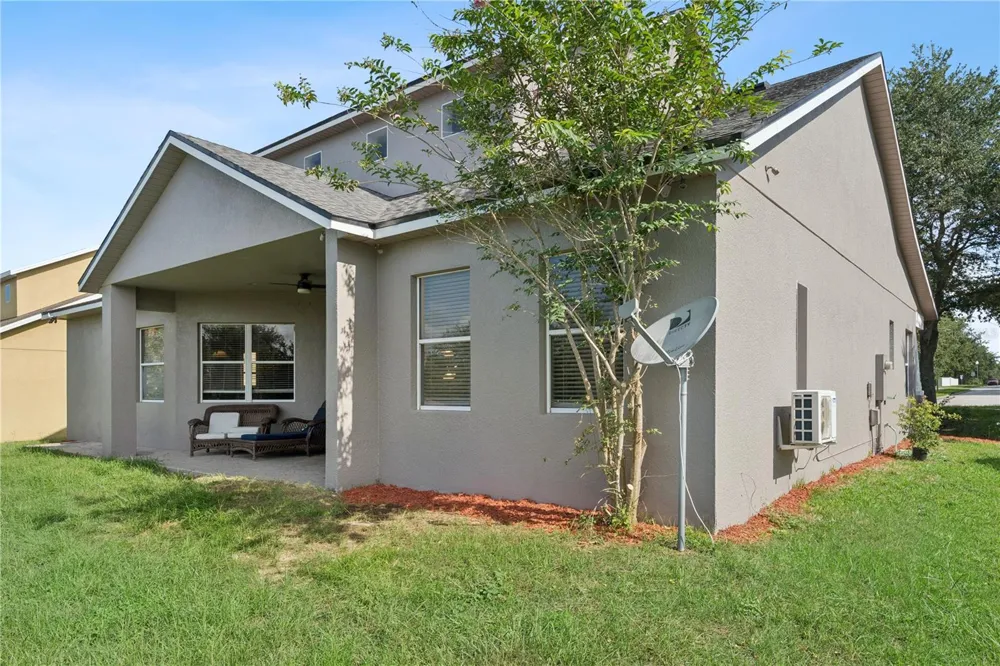 1727 SOUTHERN OAK LOOP Minneola, FL 34715