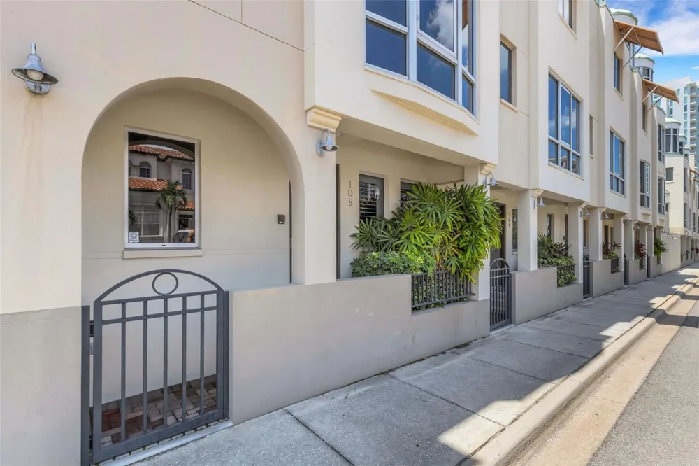 235 COCOANUT AVENUE #108B Sarasota, FL 34236