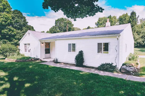 1072 E Territorial Road