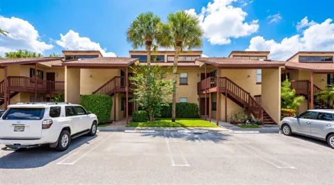 1303 LAKEVIEW DRIVE E
