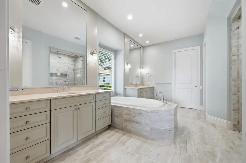 12102 MONTALCINO CIRCLE Windermere, FL 34786