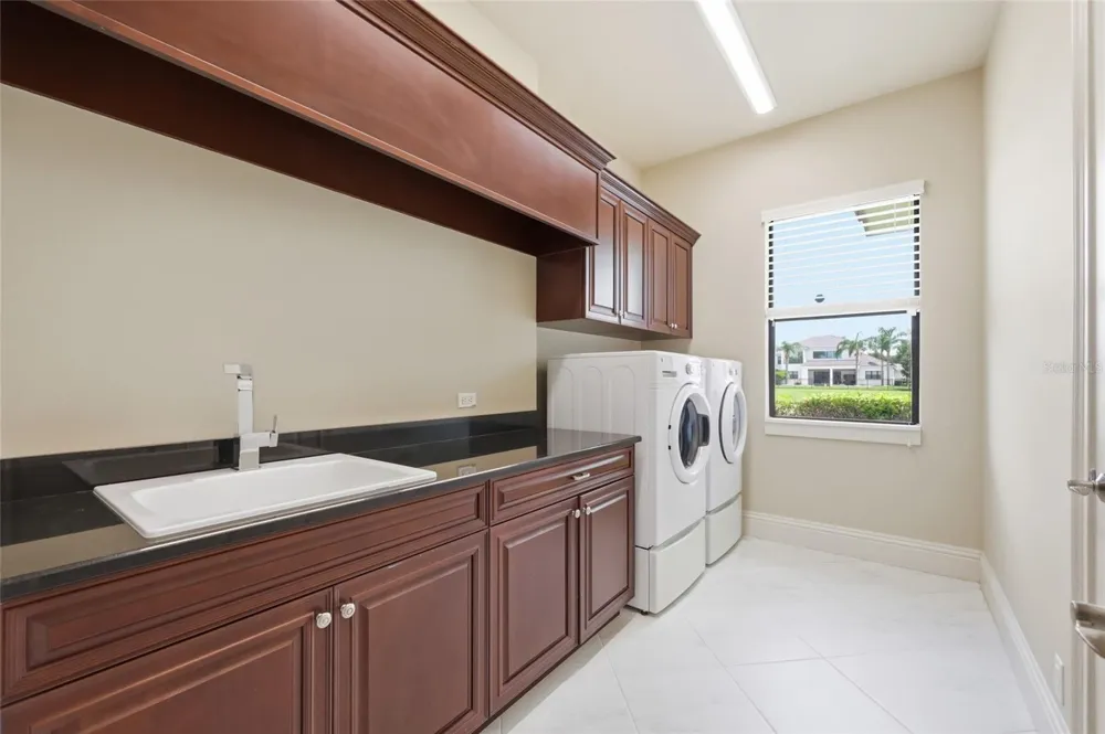 12102 MONTALCINO CIRCLE Windermere, FL 34786