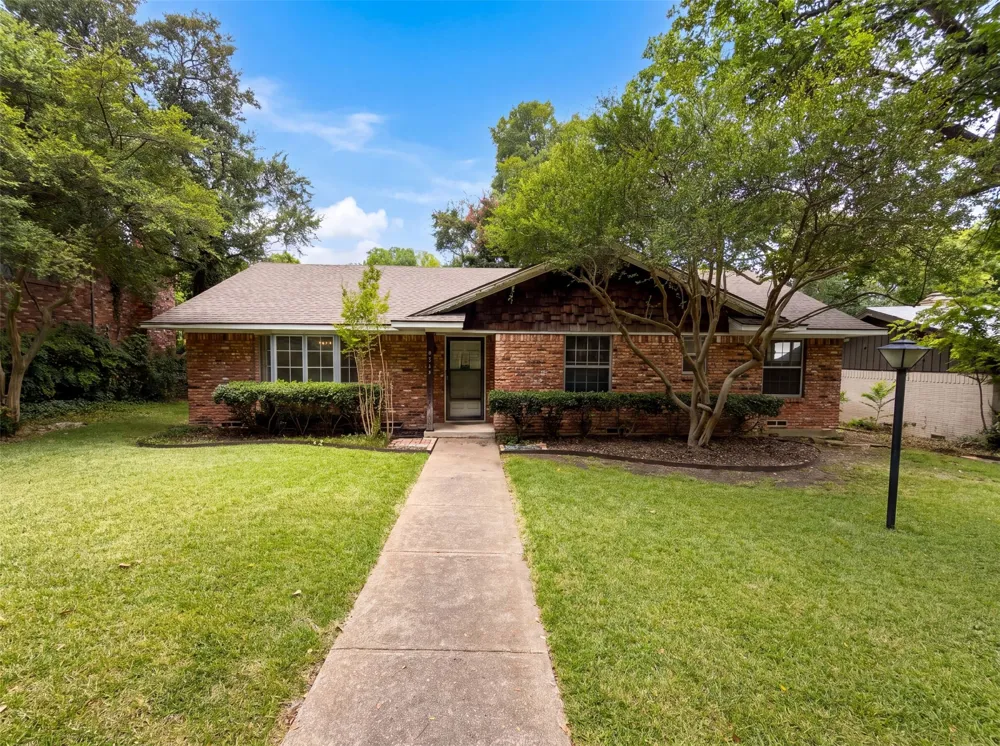 8839 Sweetwater Drive Dallas, TX 75228