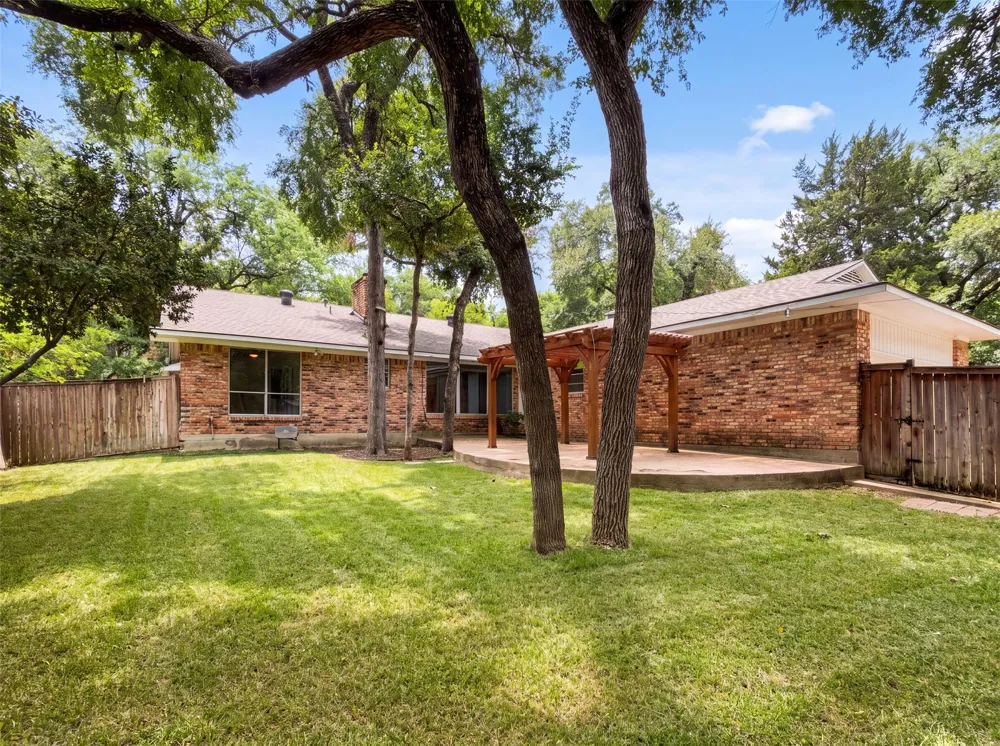 8839 Sweetwater Drive Dallas, TX 75228